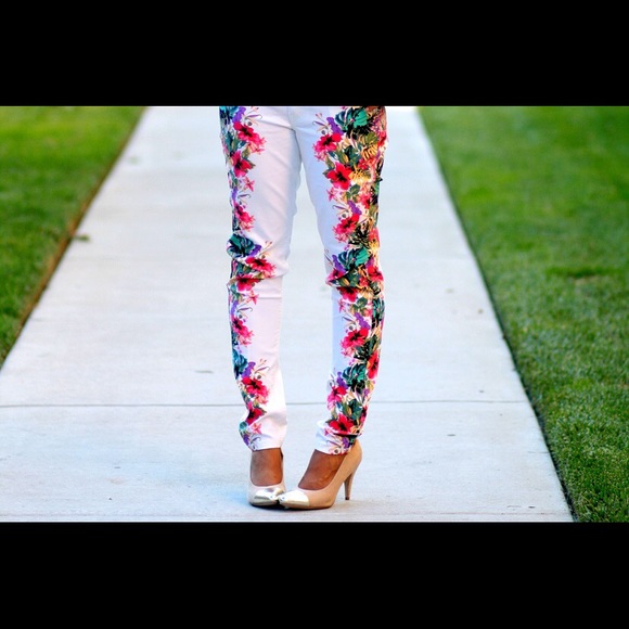 ✖️donated✖️Bisou Bisou Mirror Print Jeans - Picture 2 of 5